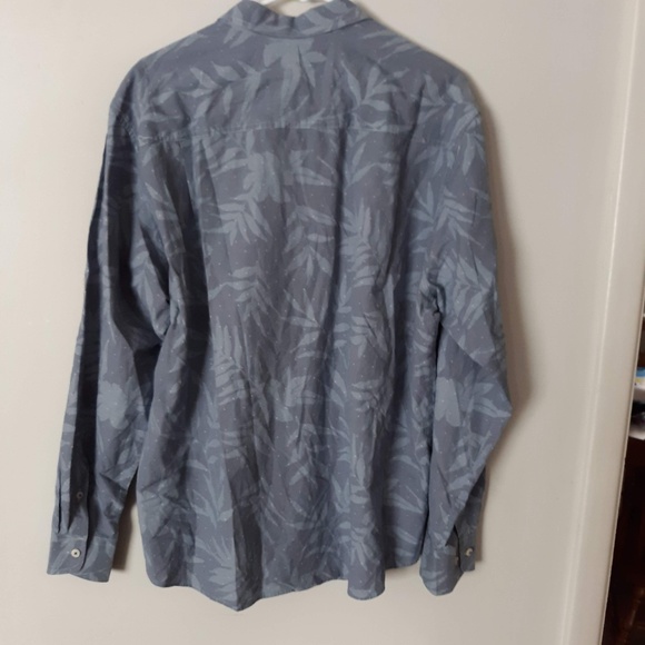 Tommy Bahamas Mens XL Button Down Gray Shirt - Picture 4 of 5